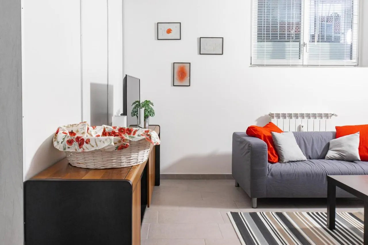Staurenghi Red Apartment Varese